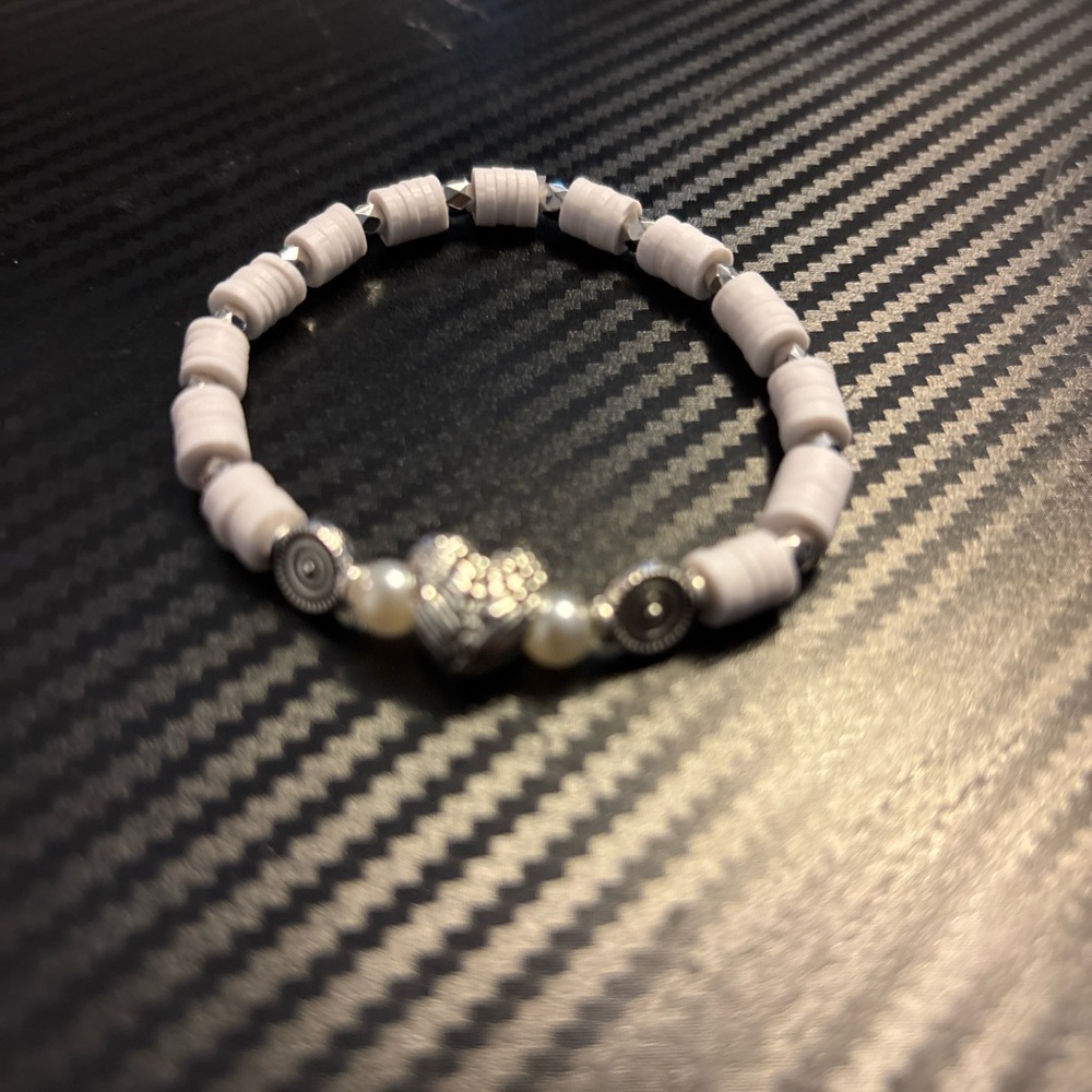 Chic Beaded Bracelet with Heart Accent